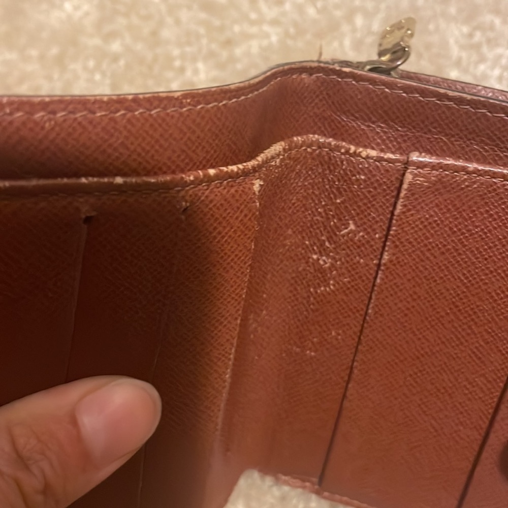 LOUIS VUITTON WALLET - Picture 12 of 14